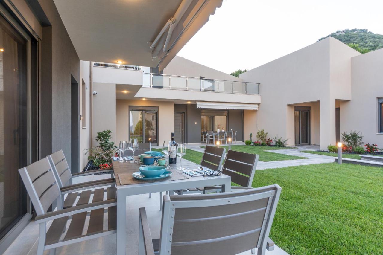3 Doors Villas Nea Iraklitsa Exteriör bild