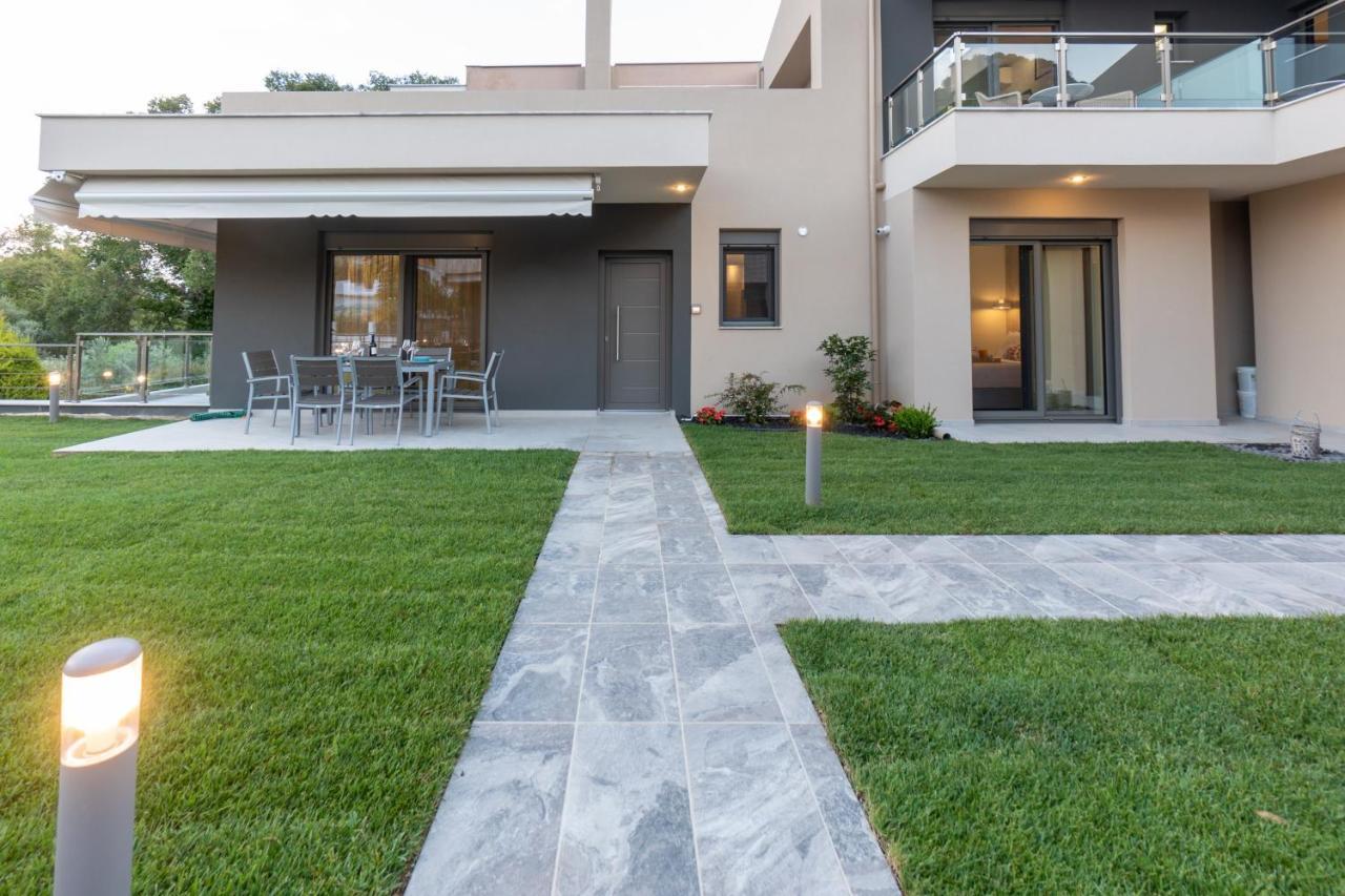 3 Doors Villas Nea Iraklitsa Exteriör bild