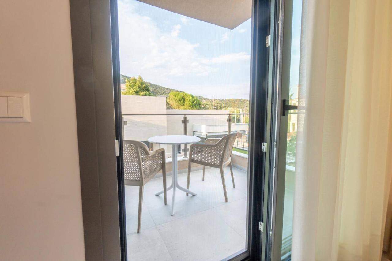 3 Doors Villas Nea Iraklitsa Exteriör bild